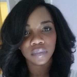 Meet your Posher, Ona